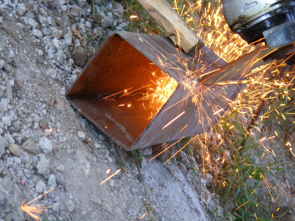 Grinder heat metal