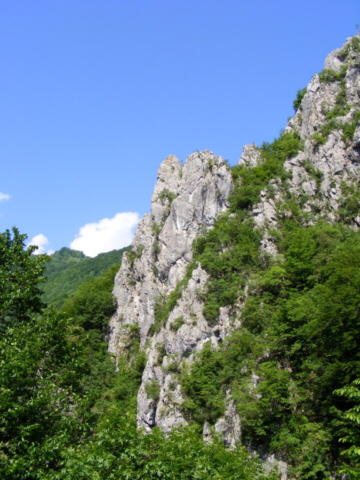 Retezat road travel