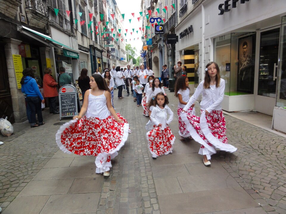 Parade dancers women