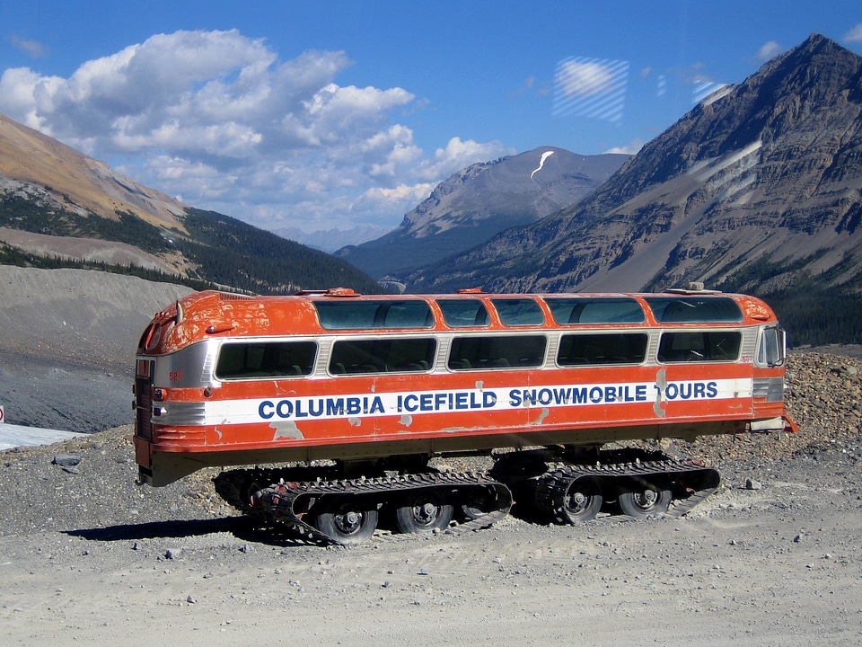 Transportation tourist attraction icefield parkway