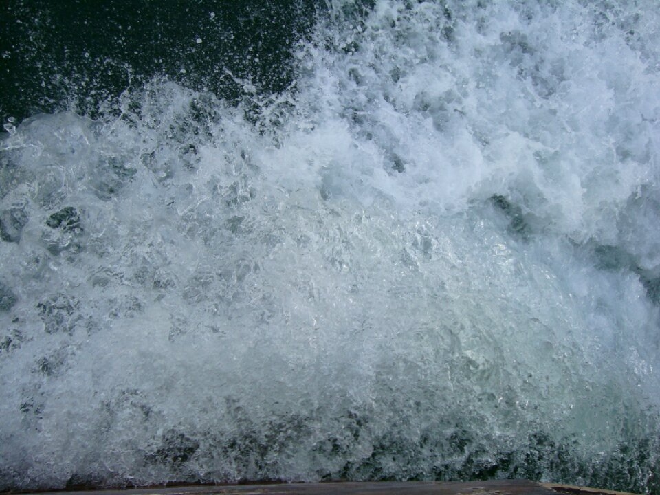 Wave drops water droplets