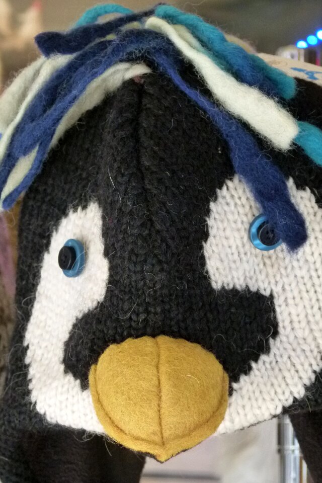 Cap wool penguin face