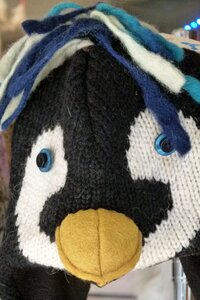 Cap wool penguin face