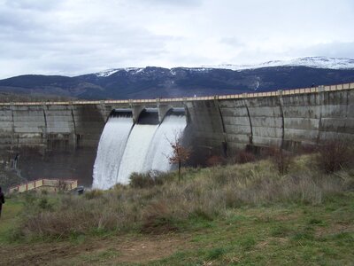 Spillway civil works engineering