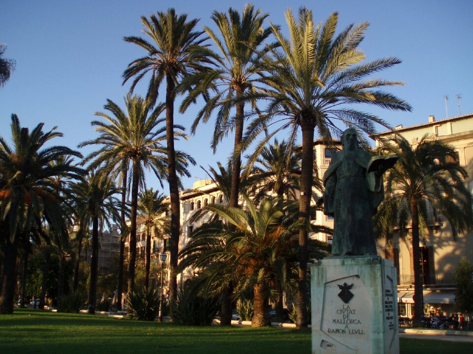 Ramon llull sculpture mallorca