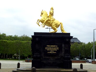 Horse reiter monument