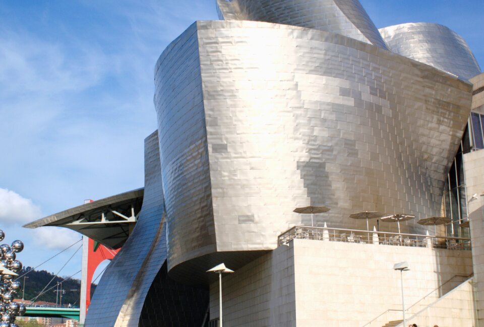 Guggenheim bilbao architecture