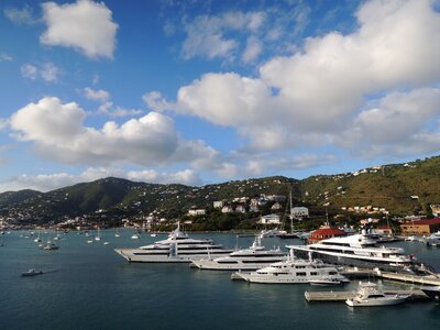 Boats hunting sailing photo