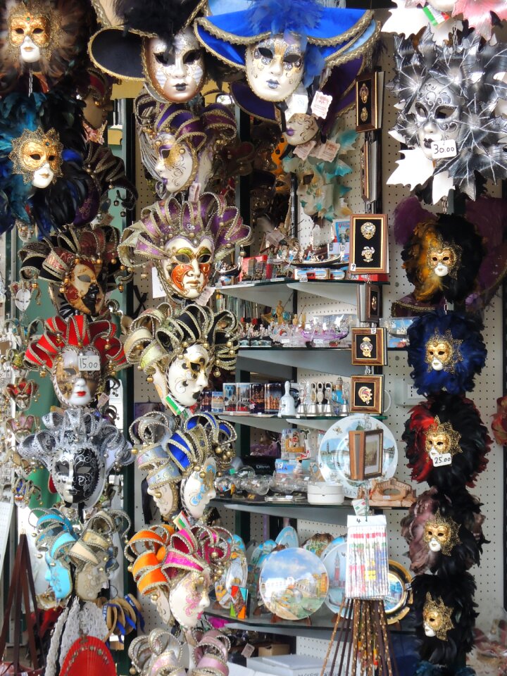 Shops souvenirs shop