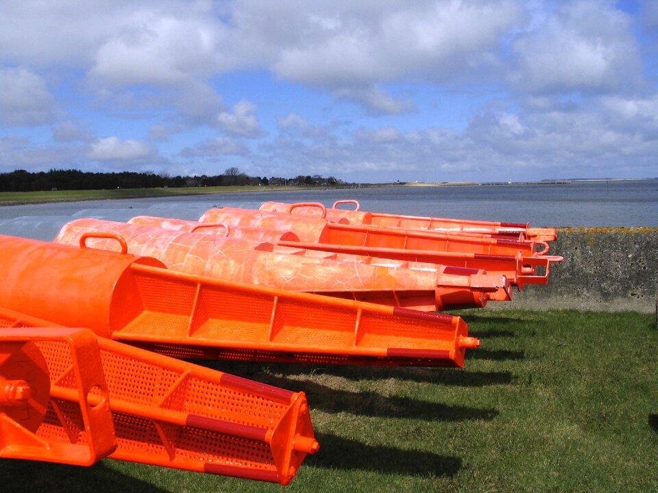 Daymark red maritime