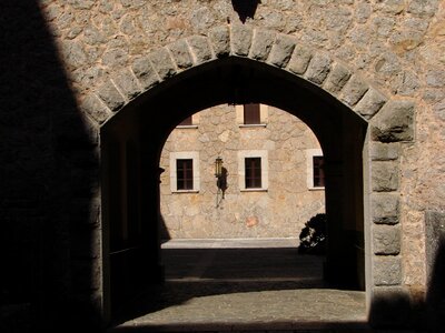 Shadow building architecture