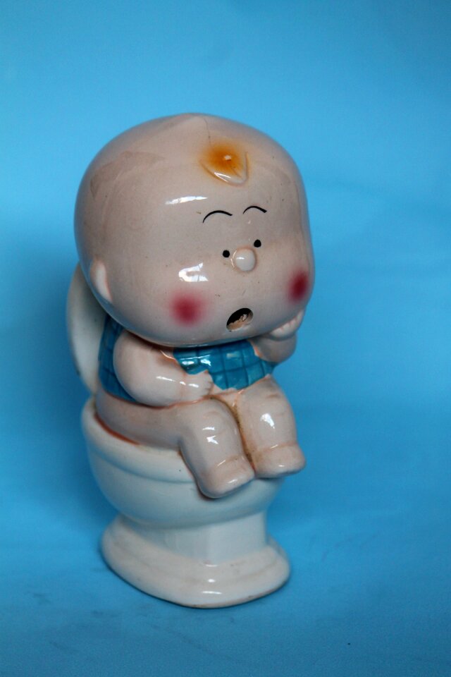 Porcelain cabinet red cheeks