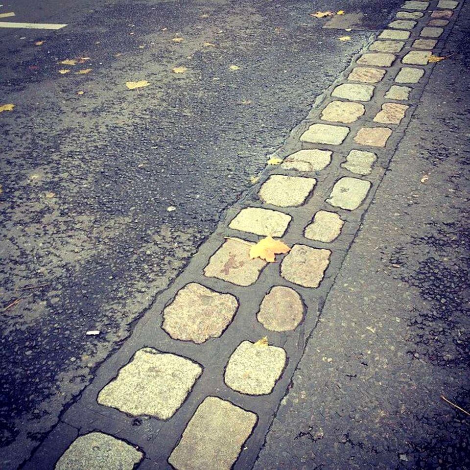 Road boundary autumn