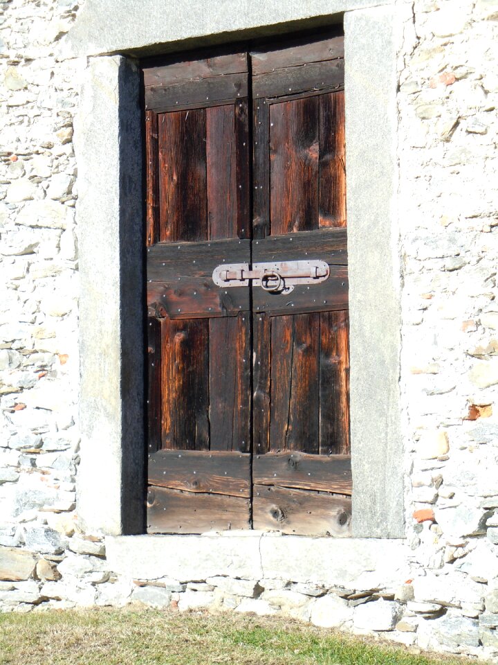 Door fortress wall