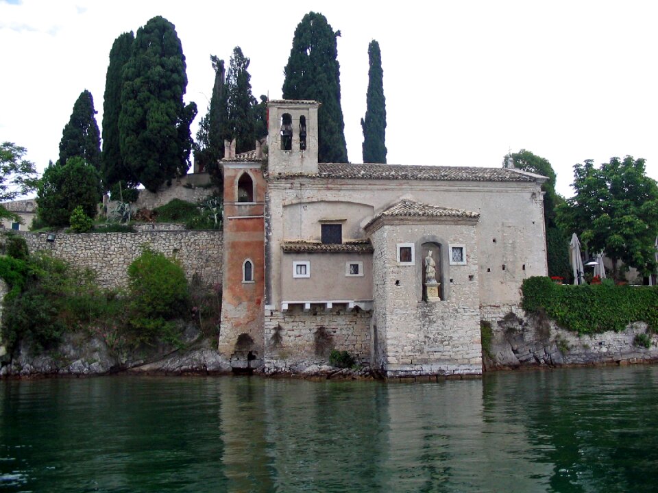 Building italy garda