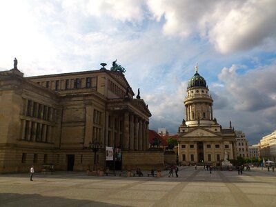Capital opera architecture