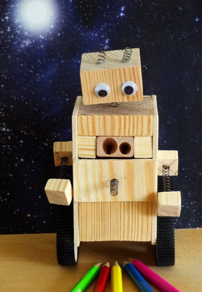 Pencil sharpener wood work alien