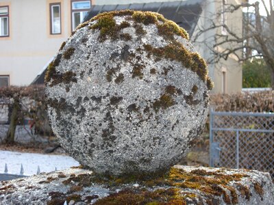 Globose nature stones