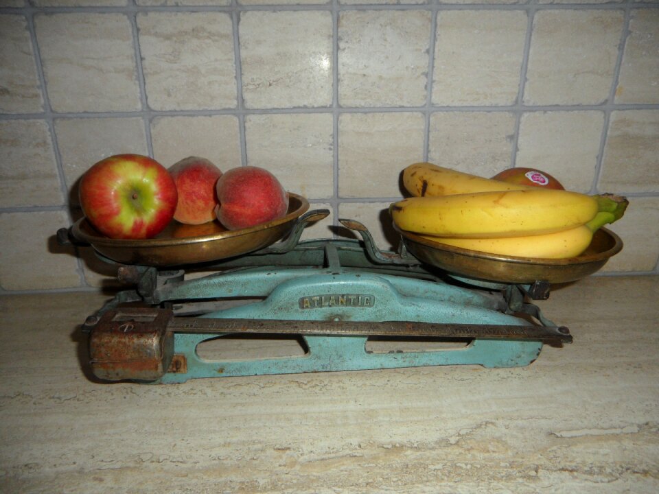 Weigh fruit weigh out