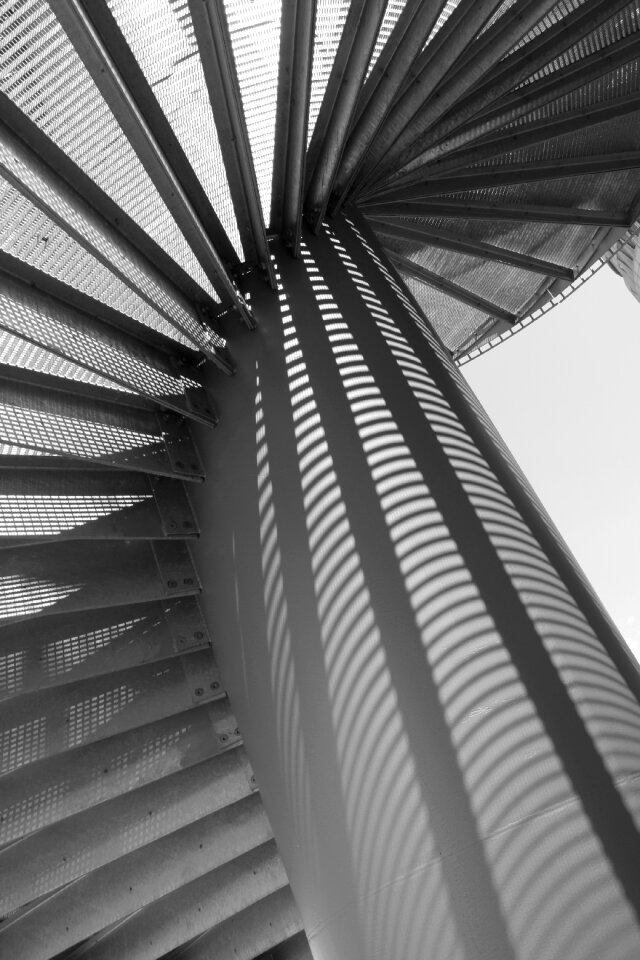 Shadow grid shadow play