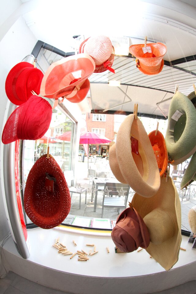 Fashion window hat
