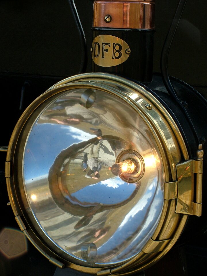 Light locomotive mirror