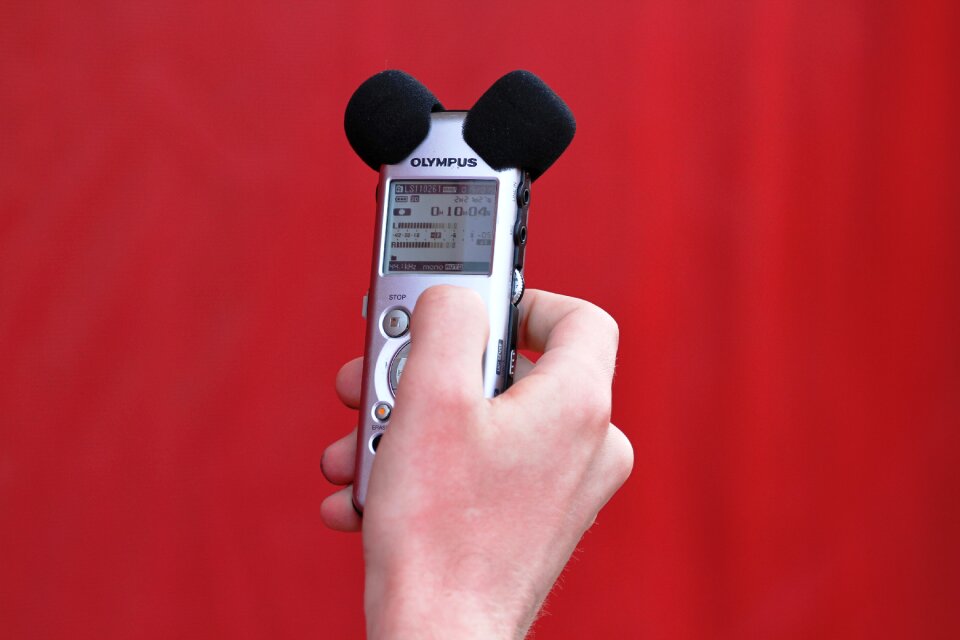 Hand microphone audio