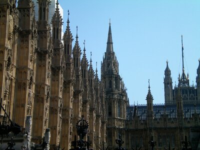 Building parliament towers