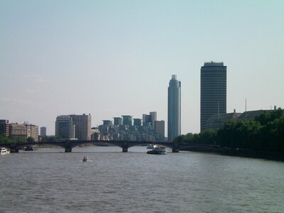 High the river thames high rise building photo