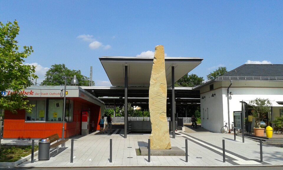 Osthofen monument pillar