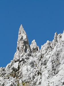 Limestone pointed steep photo