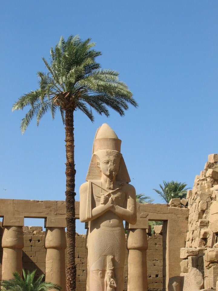 Column luxor karnak temple