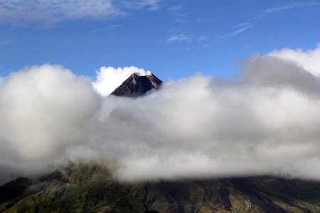 Volcanic ash clouds philippines