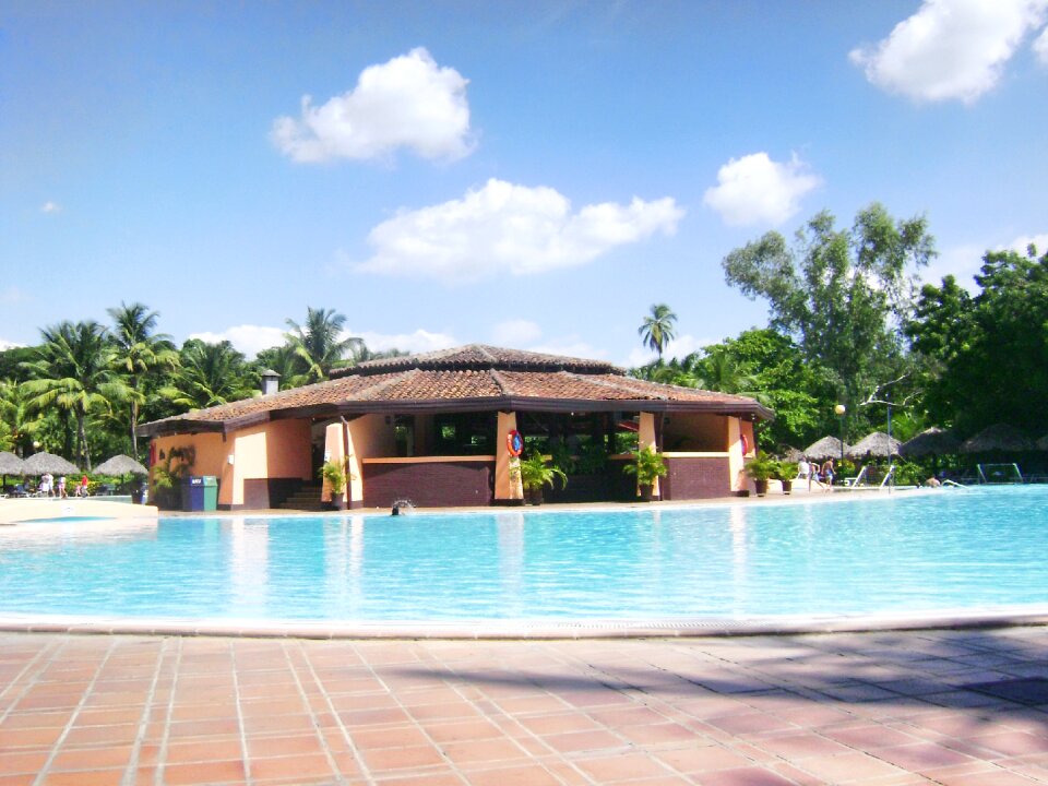Pool relax bar
