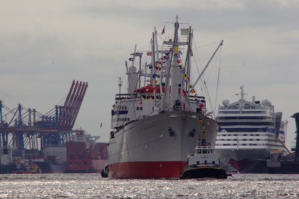 Steamer hamburg water