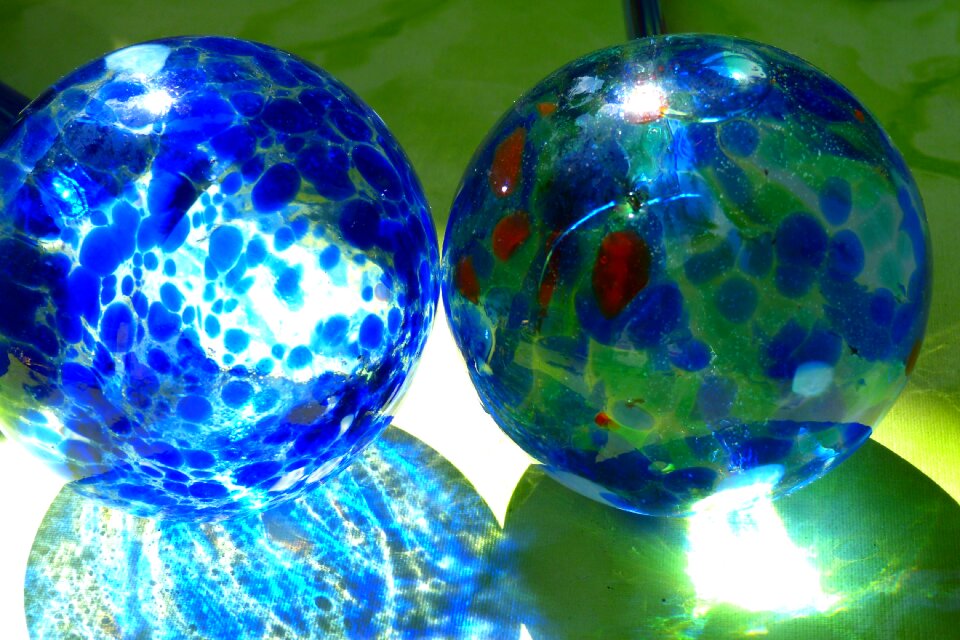 Light color ball