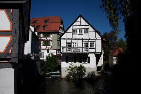 Truss architecture building