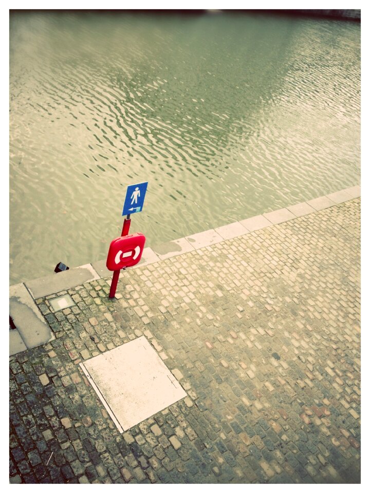 Water lifebelt bank