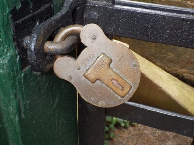 Closed entry metal photo