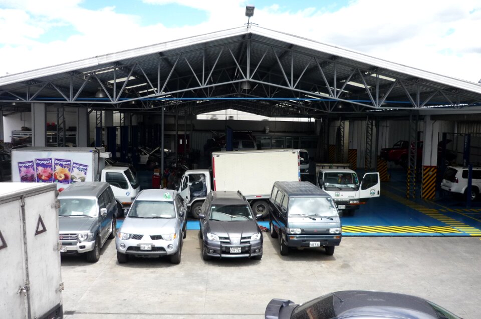 Workshop repair car