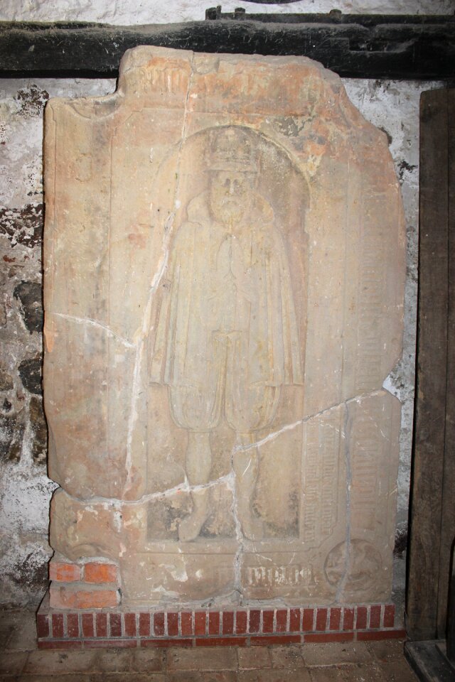Historically monument engraved tombstone