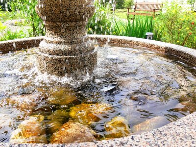 Fountain water blow