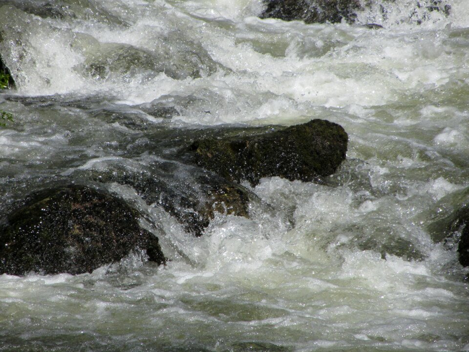 Stones murmur flowing