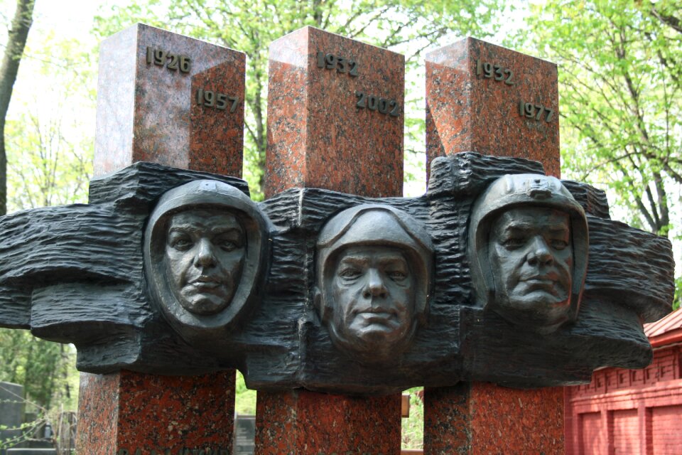 Novodevichy's graveyard rust marble