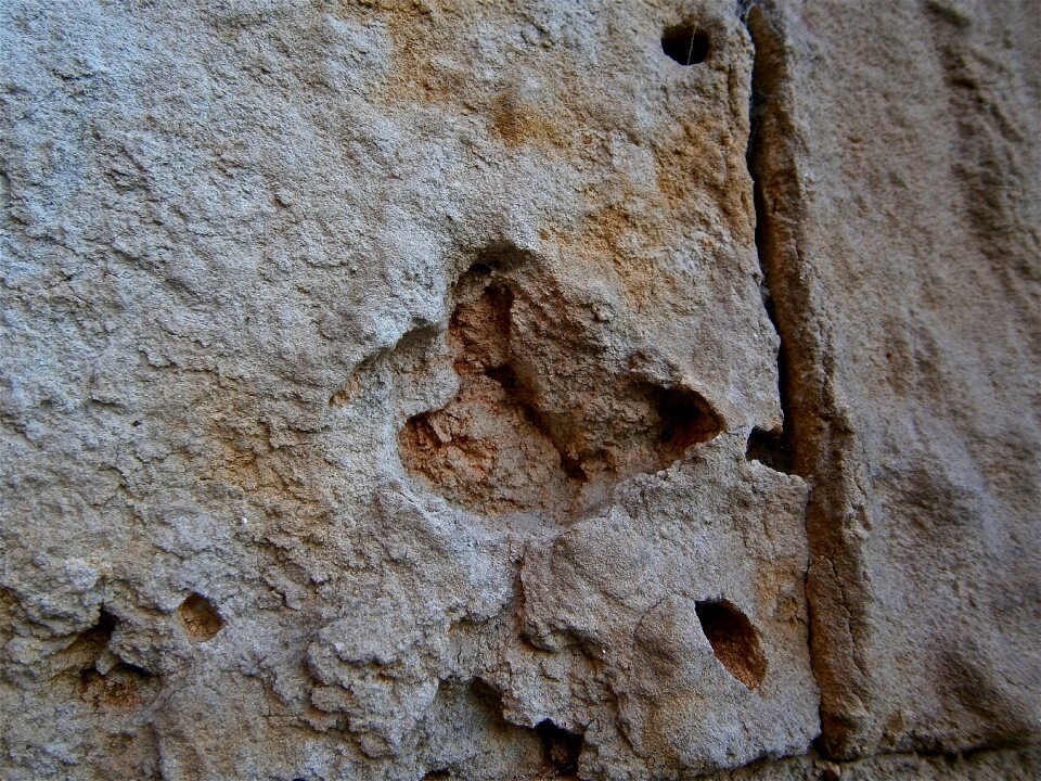 Sandstone erosion abstract