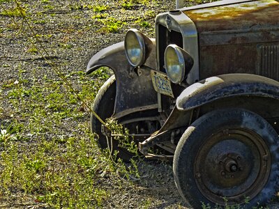 Metal vehicle old timer