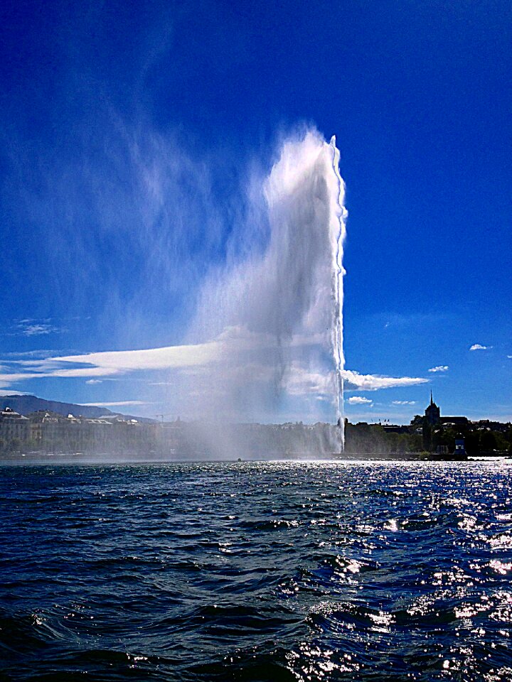 Clouds fountain jet d'eau