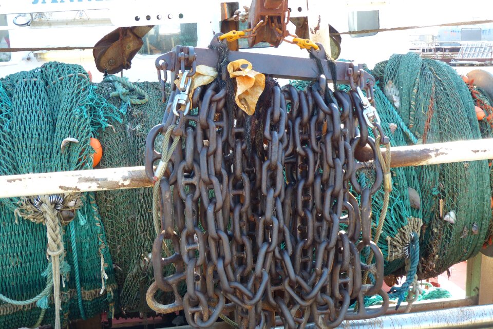 Anchor chain fisheries port