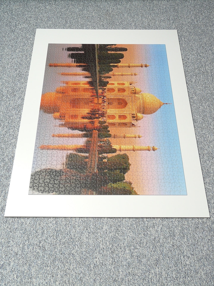 Taj mahal completed pieces of the puzzle
