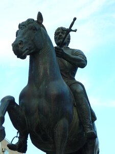 Explorer sculpture bronze photo